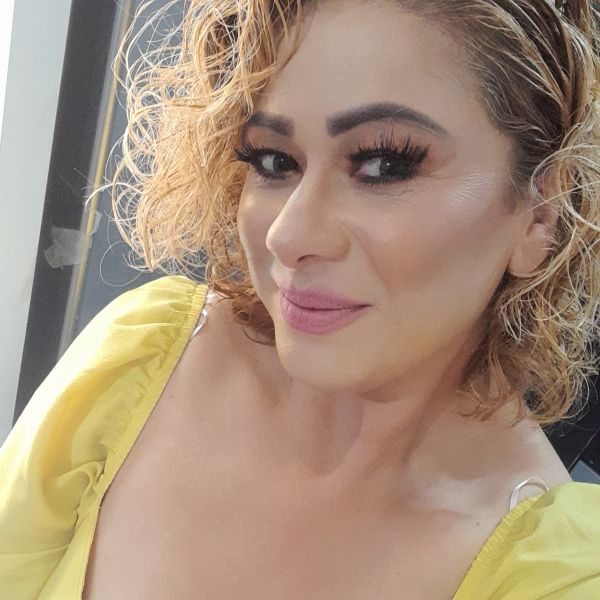 Hola corazon soy una madurita de 38 años super accesible y buena honda me encanta el cachondeo y los besos ricos hacerte el oral profundo sin prisas con terminado donde se te antoje la pasaremos super genial yo si te doy un verdadero trato de novios 